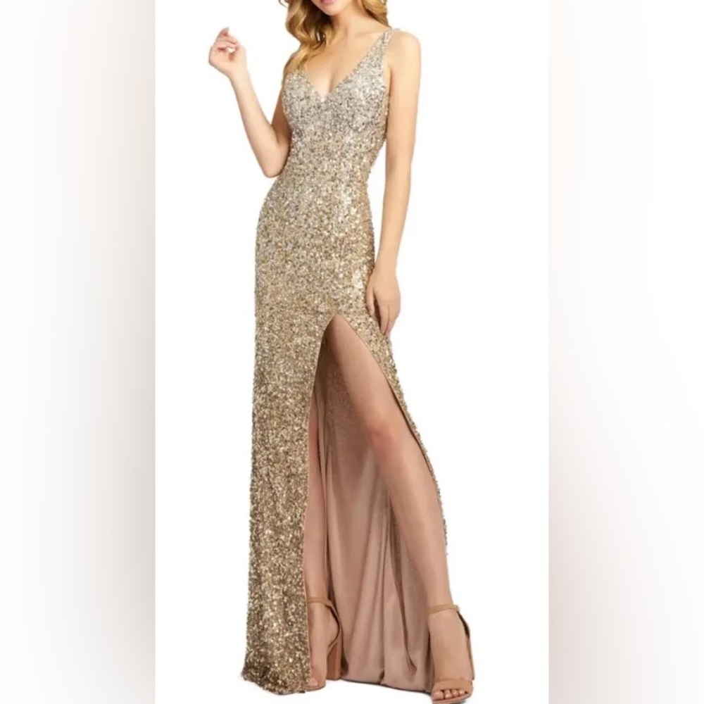 MAC DUGGAL
Gold Sequined Sleeveless V Neck Side Slit Gown 1068 Ombre Gold prom - Picture 4 of 17